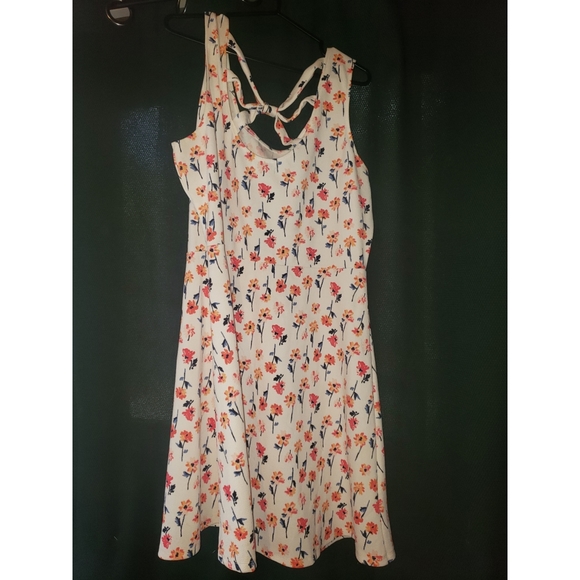 Flower print skater dress - Picture 2 of 3